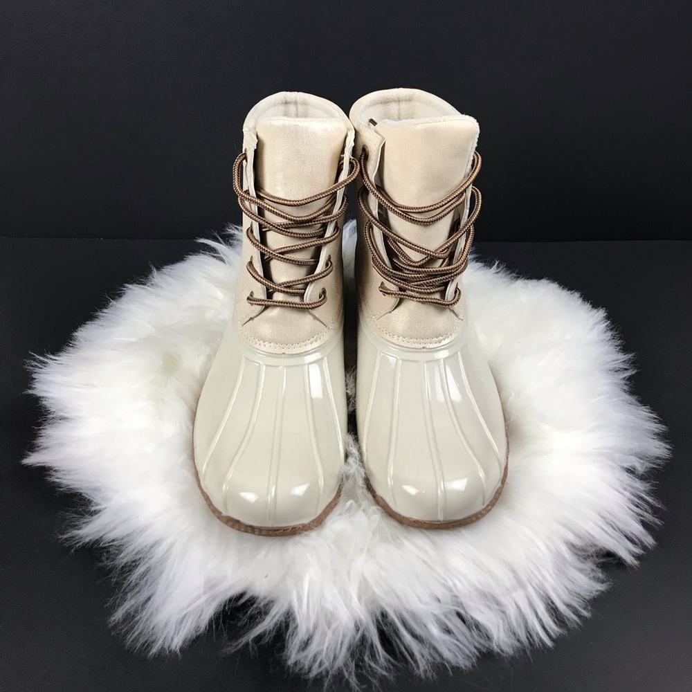 Jessica Carlyle Quinn duck boots